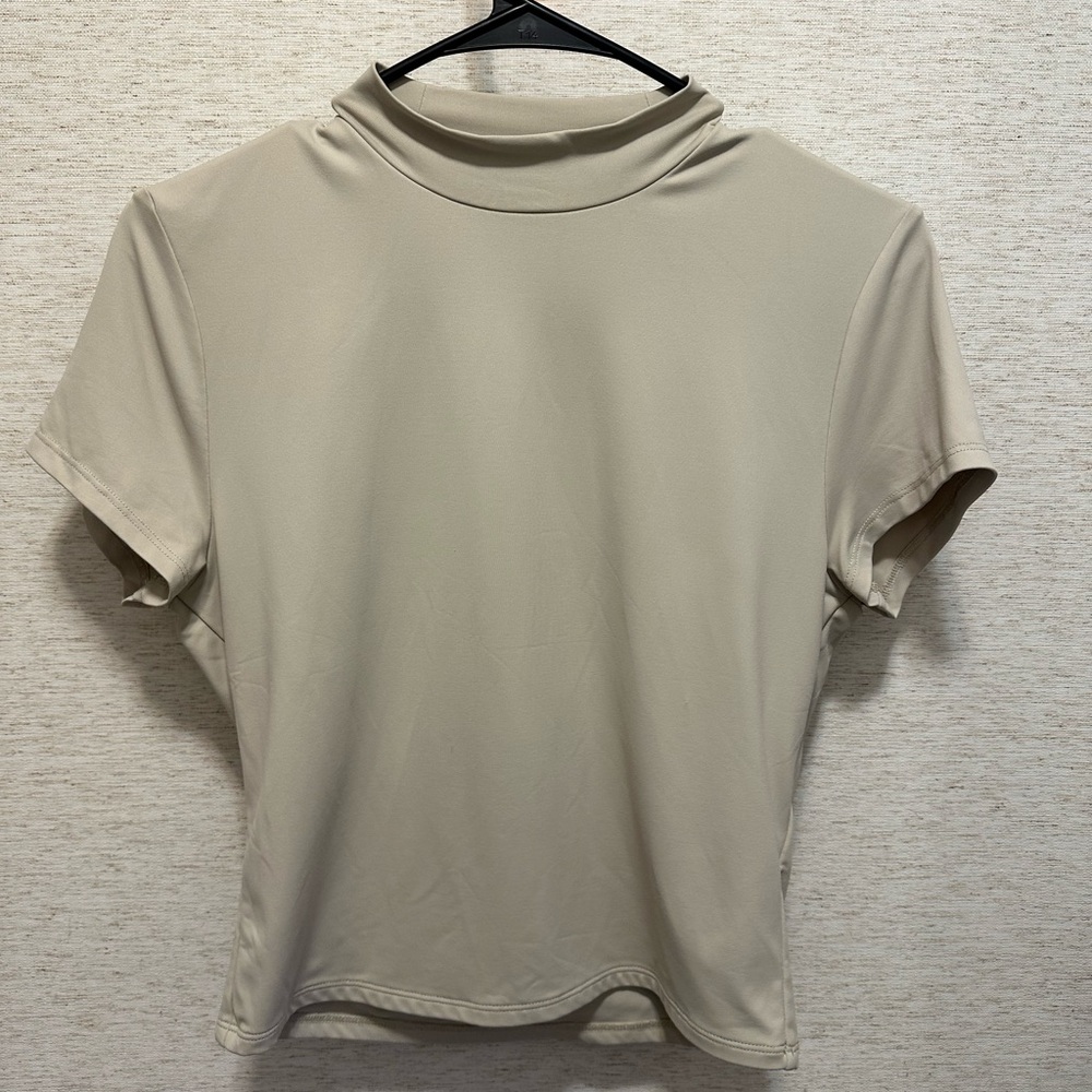 Abercrombie & Fitch Beige Short Sleeve Crop Top
